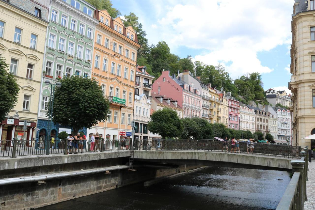 Retro Big Apartment With Two Balconies And Lift Karlovy Vary Ngoại thất bức ảnh