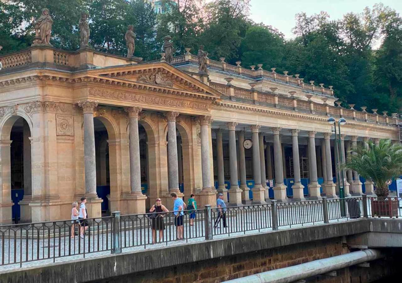 Retro Big Apartment With Two Balconies And Lift Karlovy Vary Ngoại thất bức ảnh
