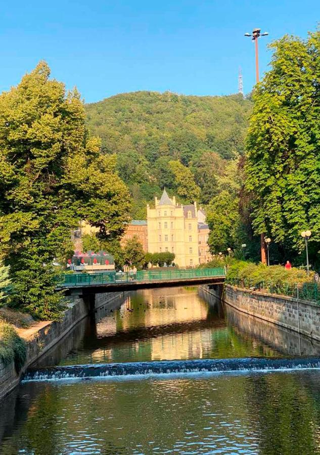 Retro Big Apartment With Two Balconies And Lift Karlovy Vary Ngoại thất bức ảnh