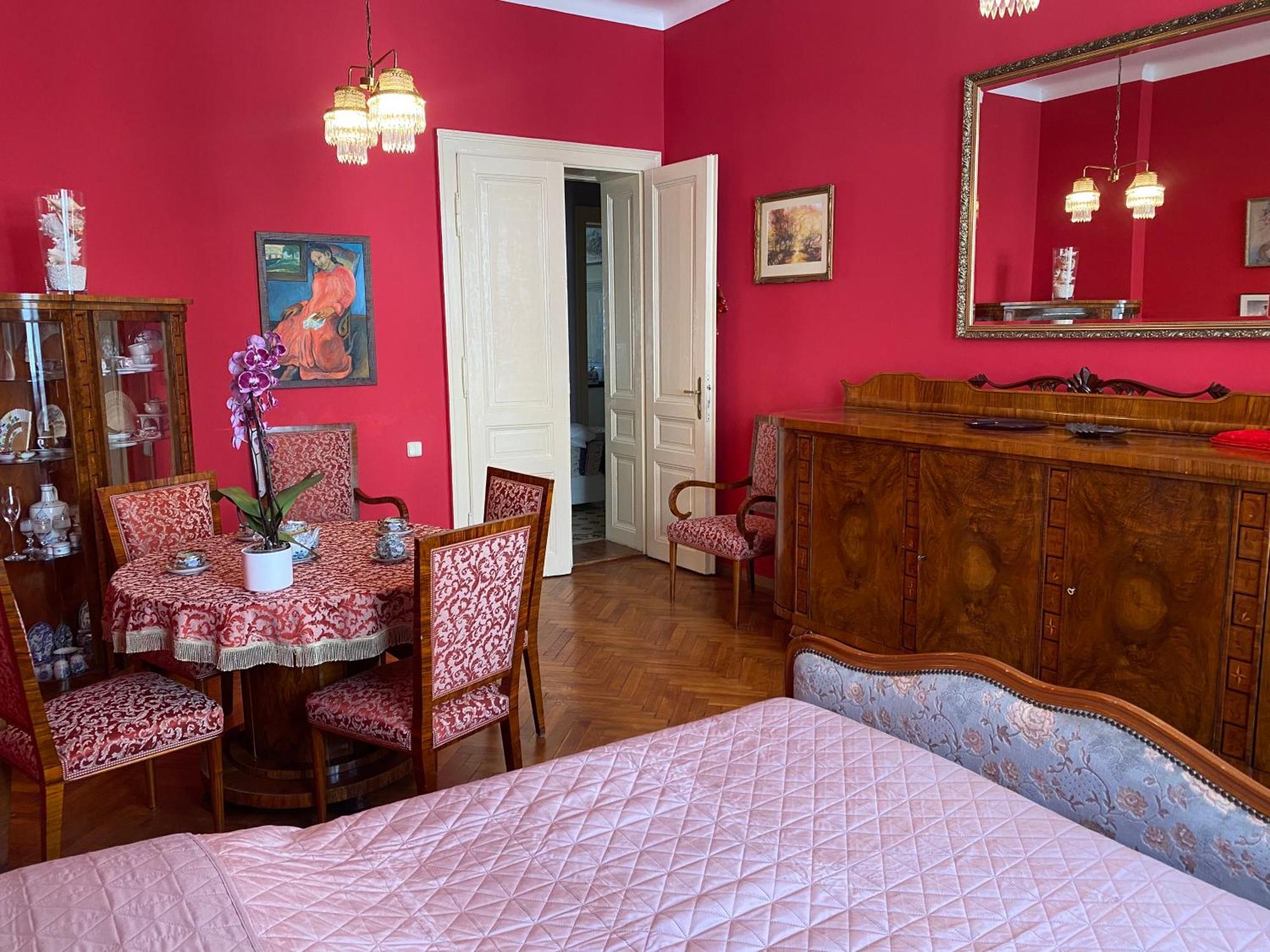 Retro Big Apartment With Two Balconies And Lift Karlovy Vary Ngoại thất bức ảnh